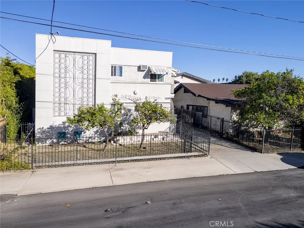 1946 Vista Del Mar Unit 2 — photo
