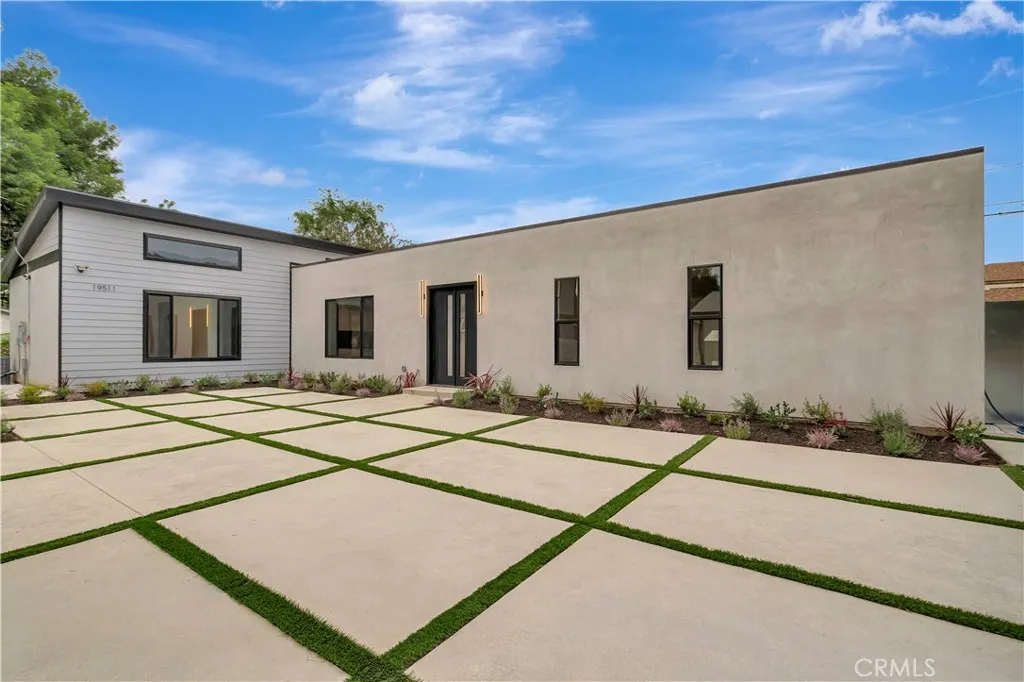 19511 Cantara Street — photo