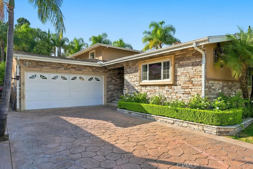 1711 Thorncrest Drive — photo