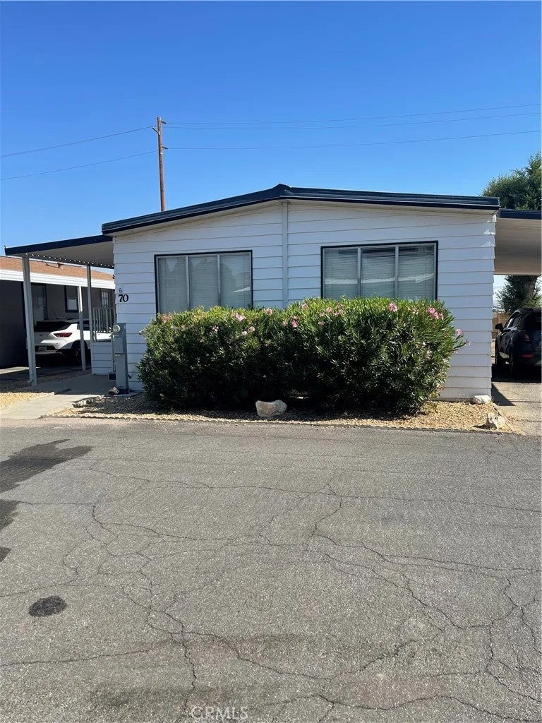 22601 Bear Valley 70 — photo