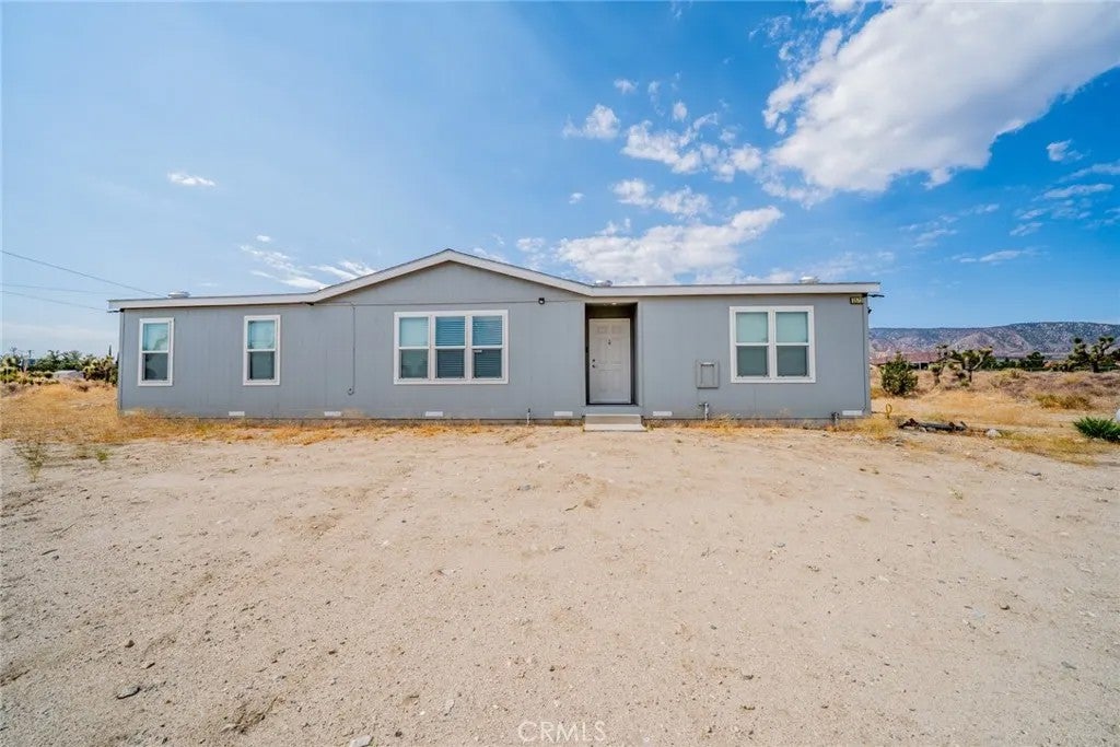 1573 Smoke Tree Road — photo