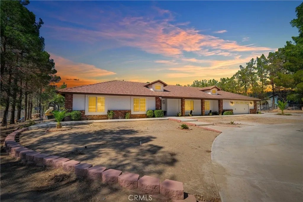 15908 Acoma Road — photo