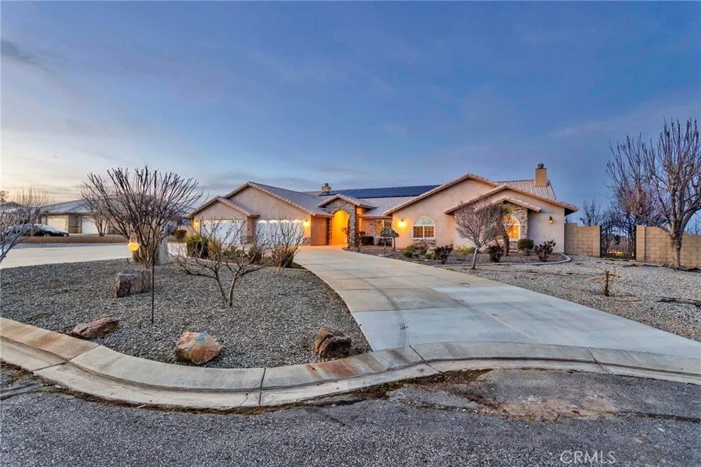 12290 Larch Road — photo
