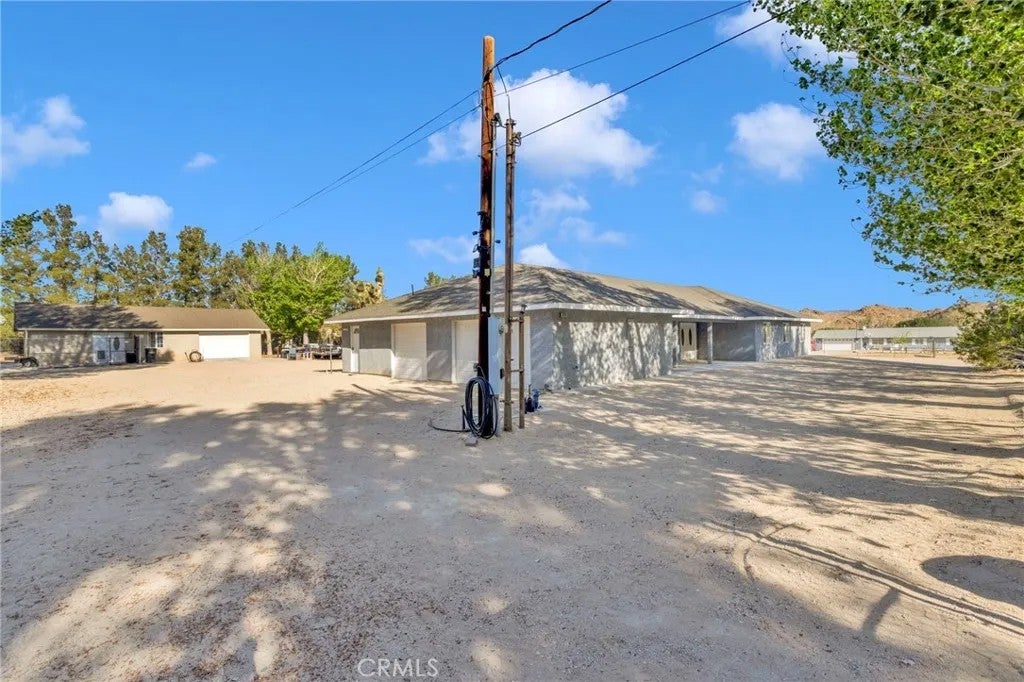 10298 Custer Avenue — photo