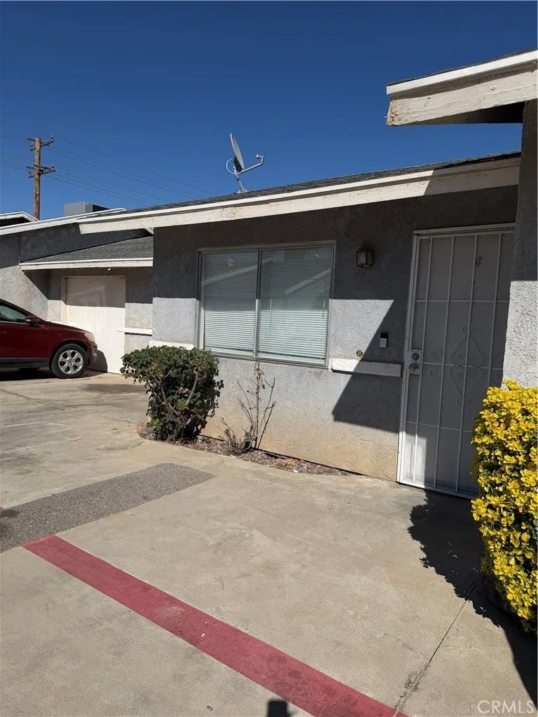 16230 Sequoia Street — photo