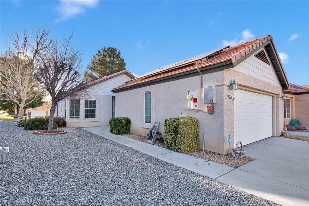 19031 Pamela Lane — photo