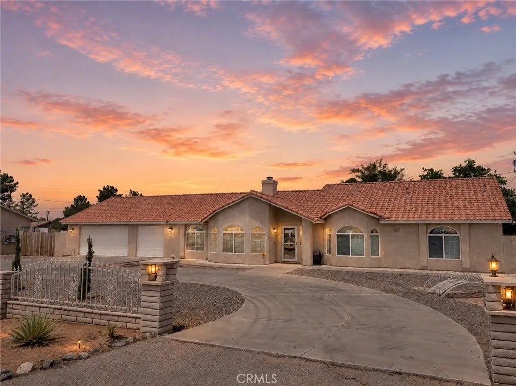 20158 Yucca Loma Road — photo