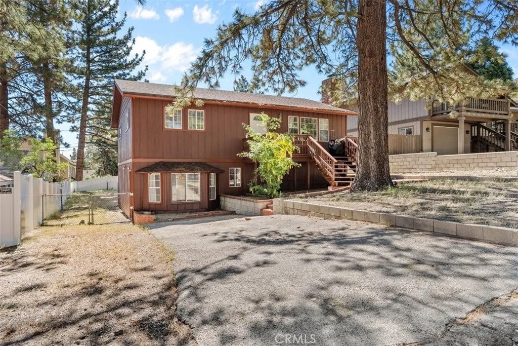 6285 Conifer — photo