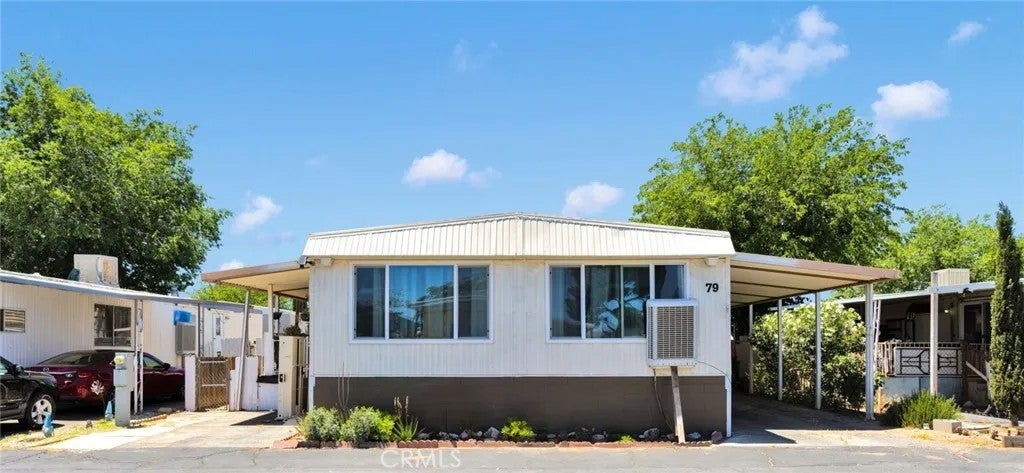 22325 US Highway 18 79 — photo