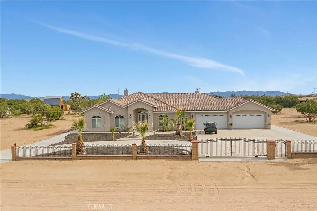 12771 Cedar — photo