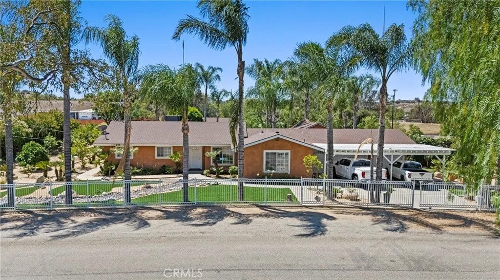 19345 Warren — photo