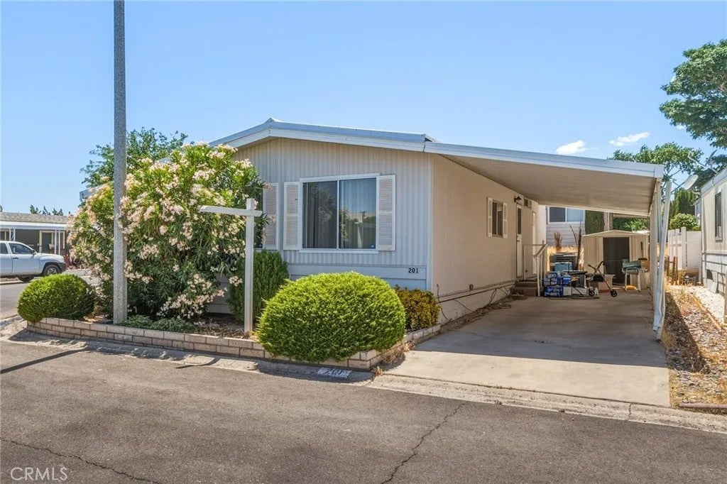 20683 Waalew B201 — photo