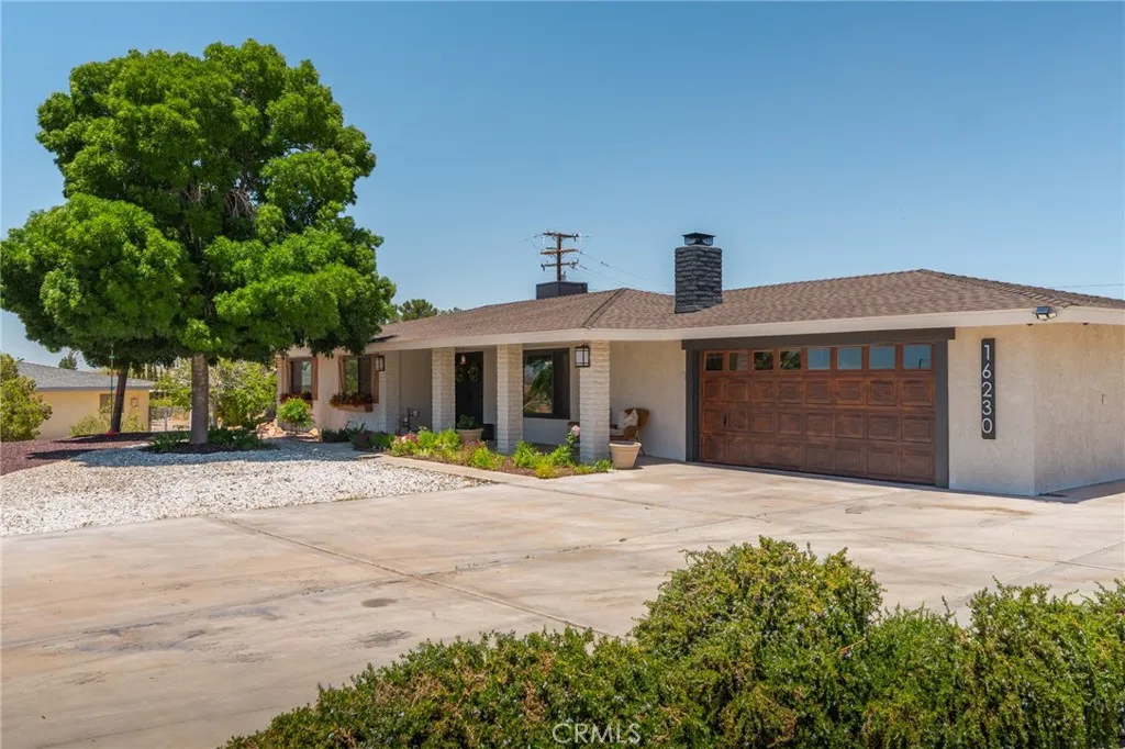 16230 Saint Timothy Road, Apple Valley, CA 92307 — photo 2
