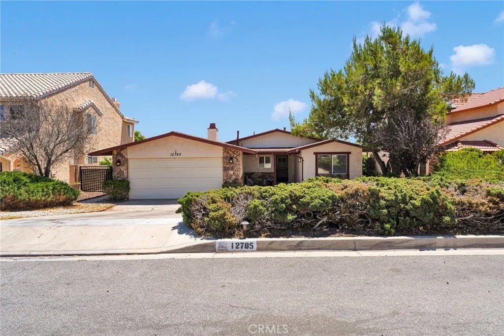 12785 Autumn Leaves Avenue — photo