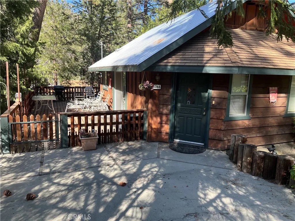 1366 Laura, Wrightwood, CA 92397 — photo 2