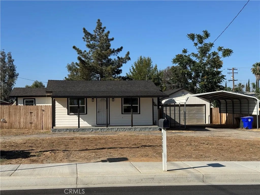 34335 County Line — photo
