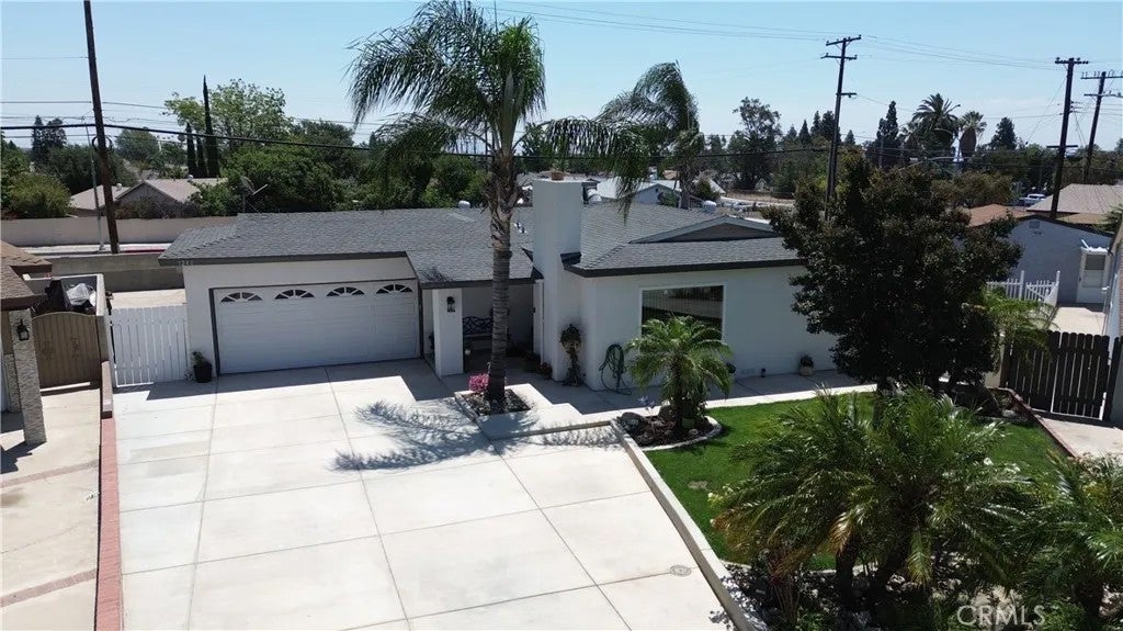 1240 E Highland Court — photo