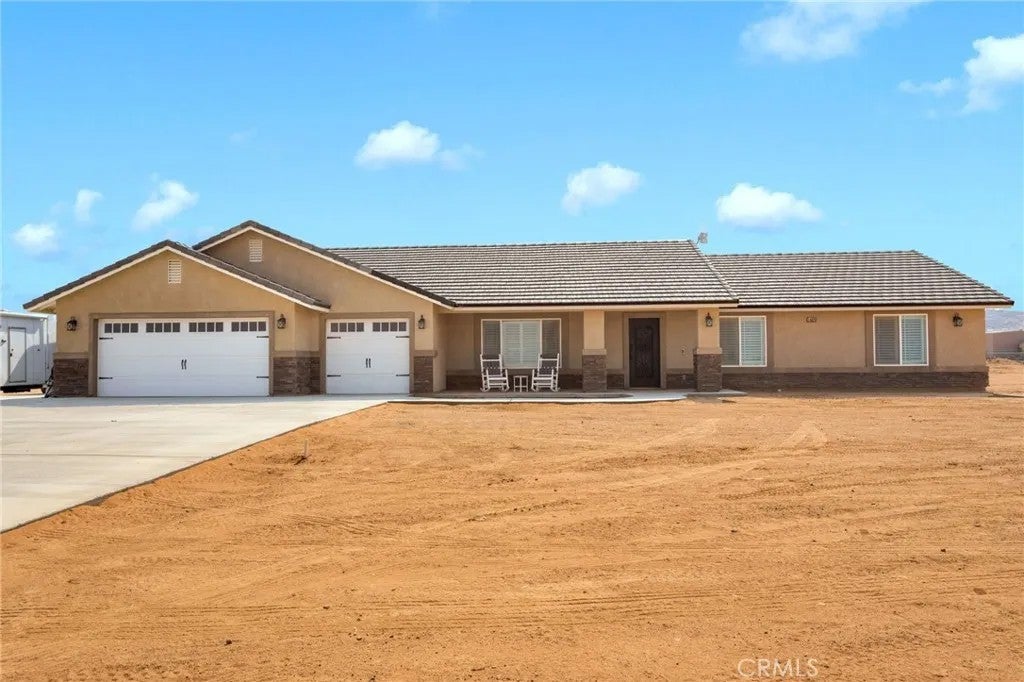 14825 Pela Road — photo