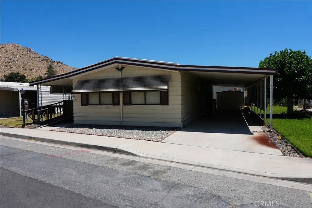15940 Stoddard Wells 105 — photo