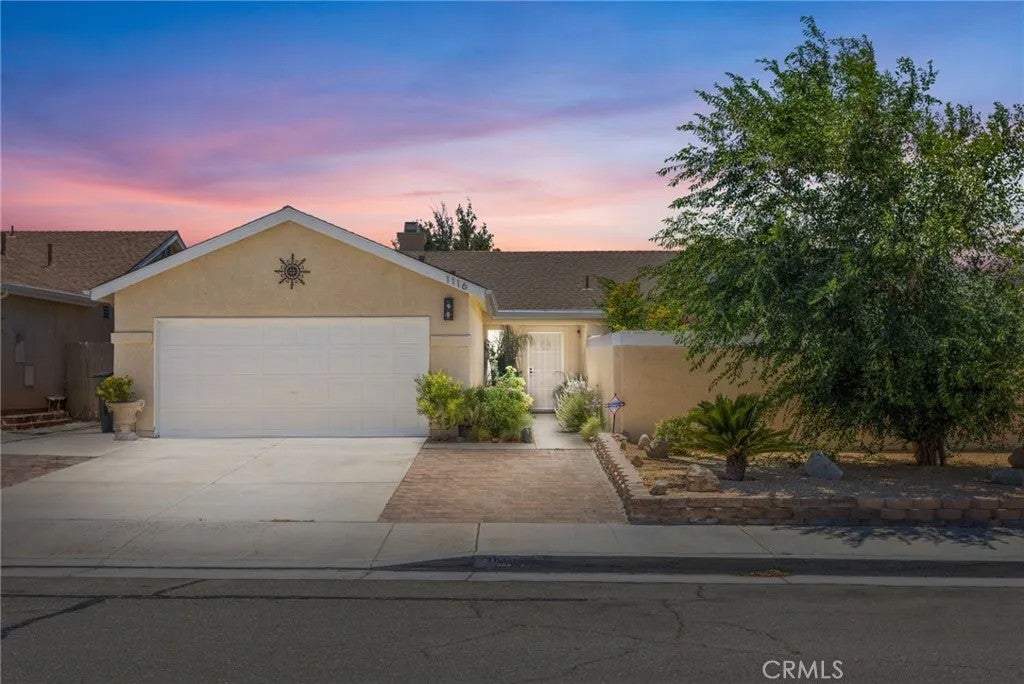 1116 Oakwood Lane — photo