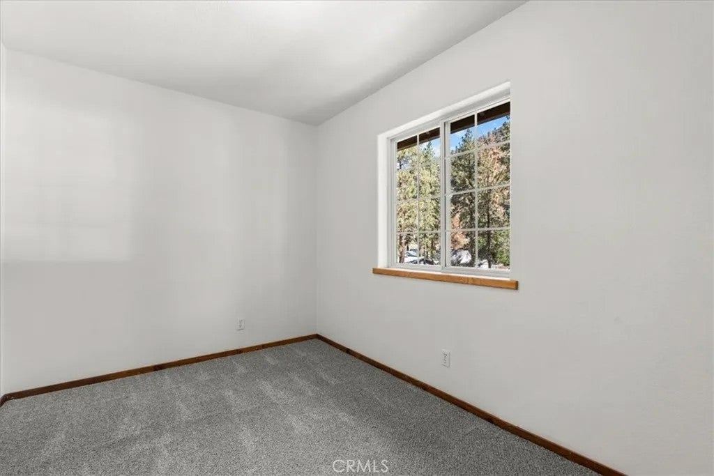 1536 Ross — photo