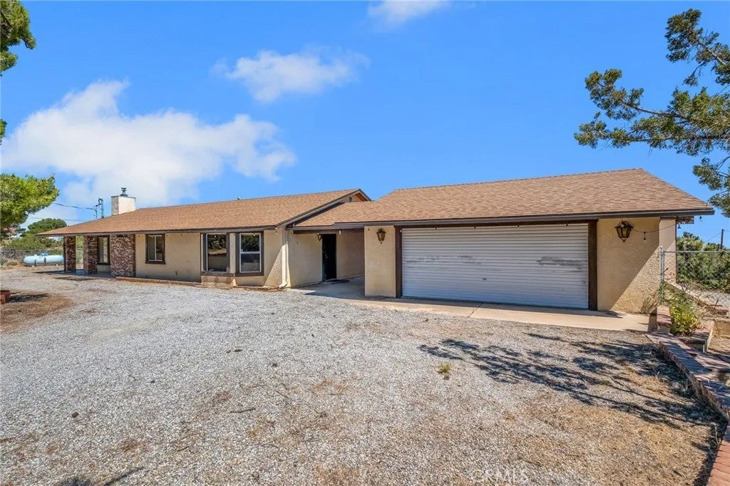 2722 Arrowhead — photo