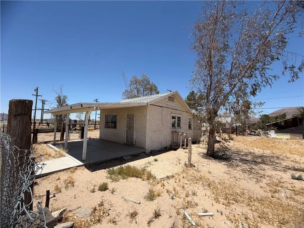 567 W Yermo — photo