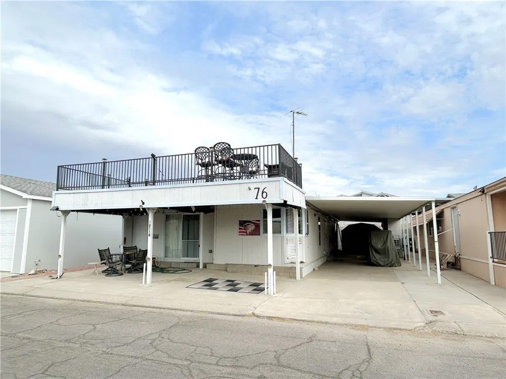 76 Thunderhead 1 — photo