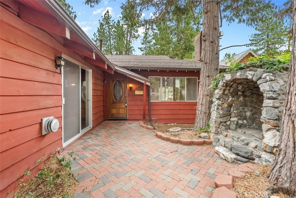1056 Lark, Wrightwood, CA 92397 — photo 2