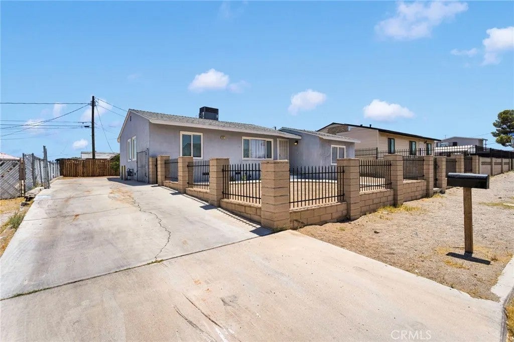 601 Lillian Drive — photo
