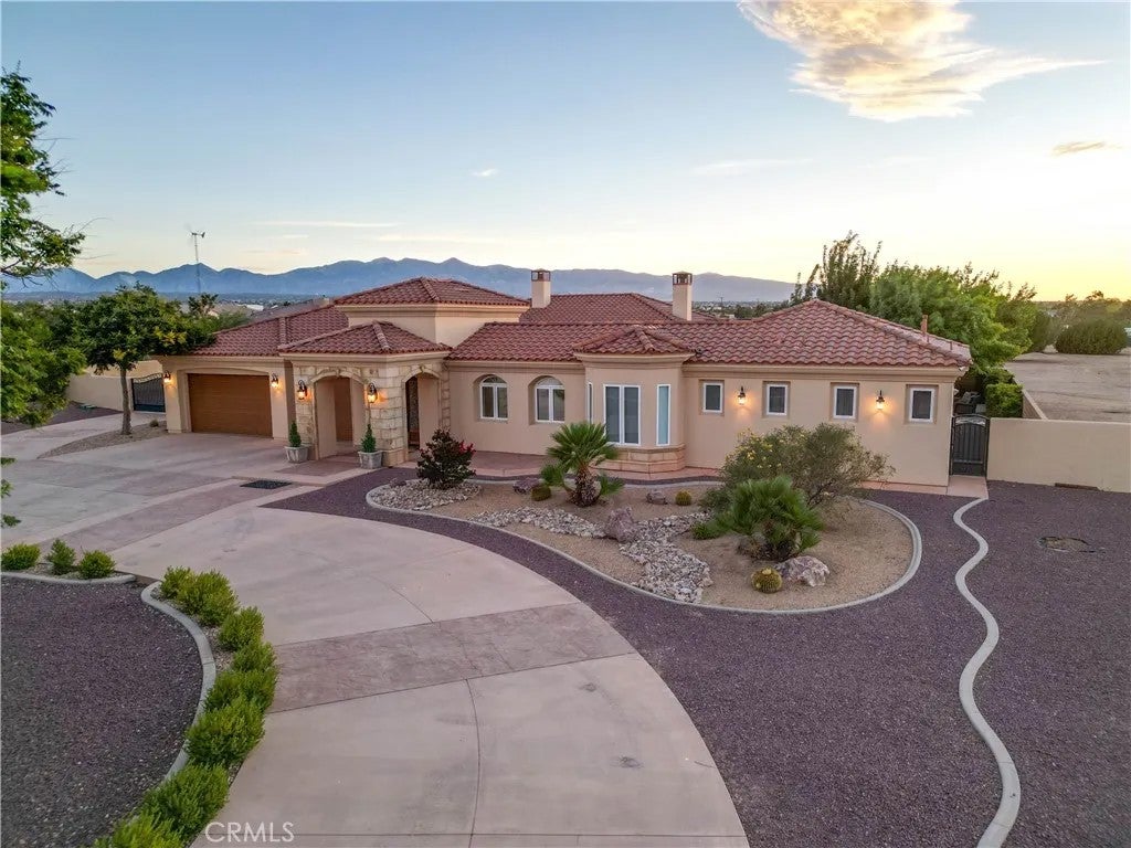 10230 Bellflower Street — photo