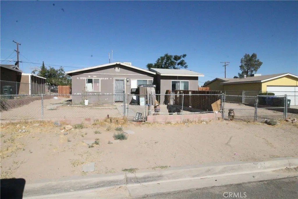 610 Chateau — photo