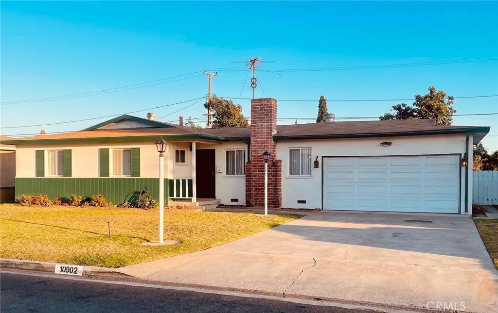 10902 Poindexter — photo