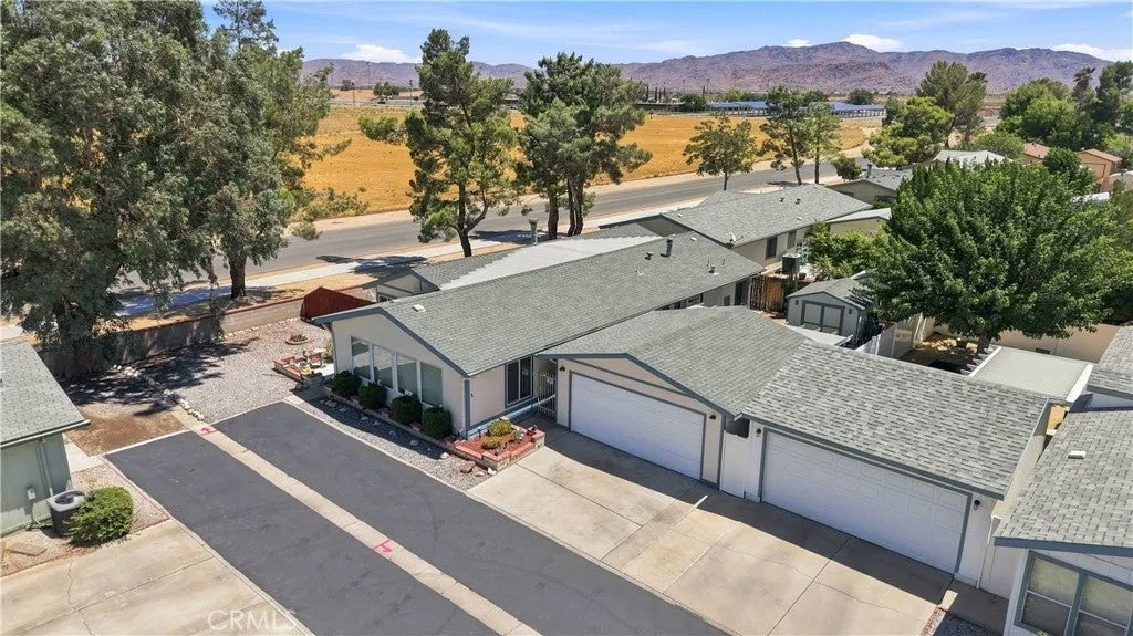 21621 Sandia — photo