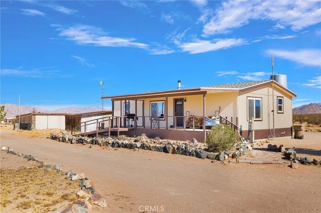 35980 Lantana — photo