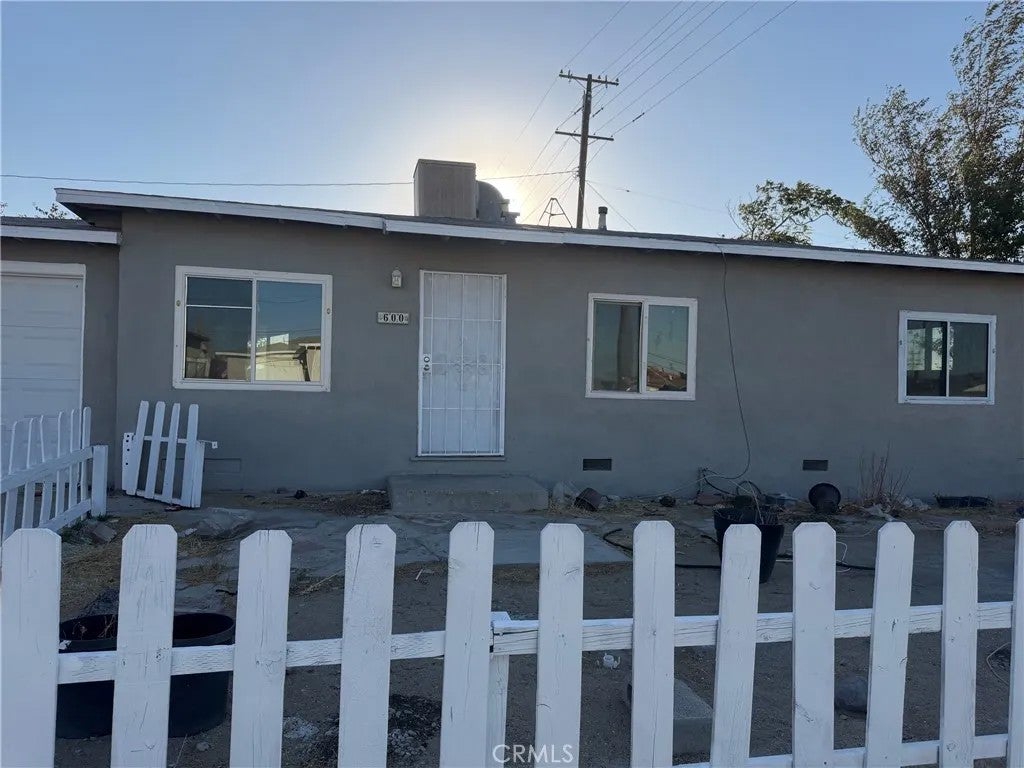 600 Kathleen — photo