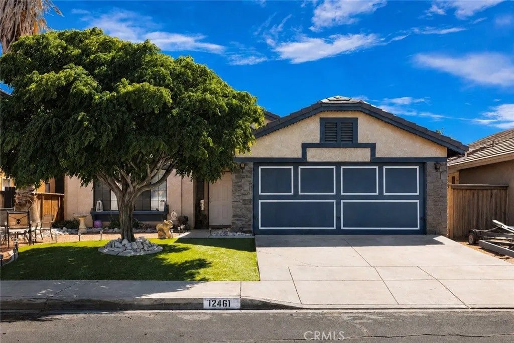 12461 Emeraldstone — photo
