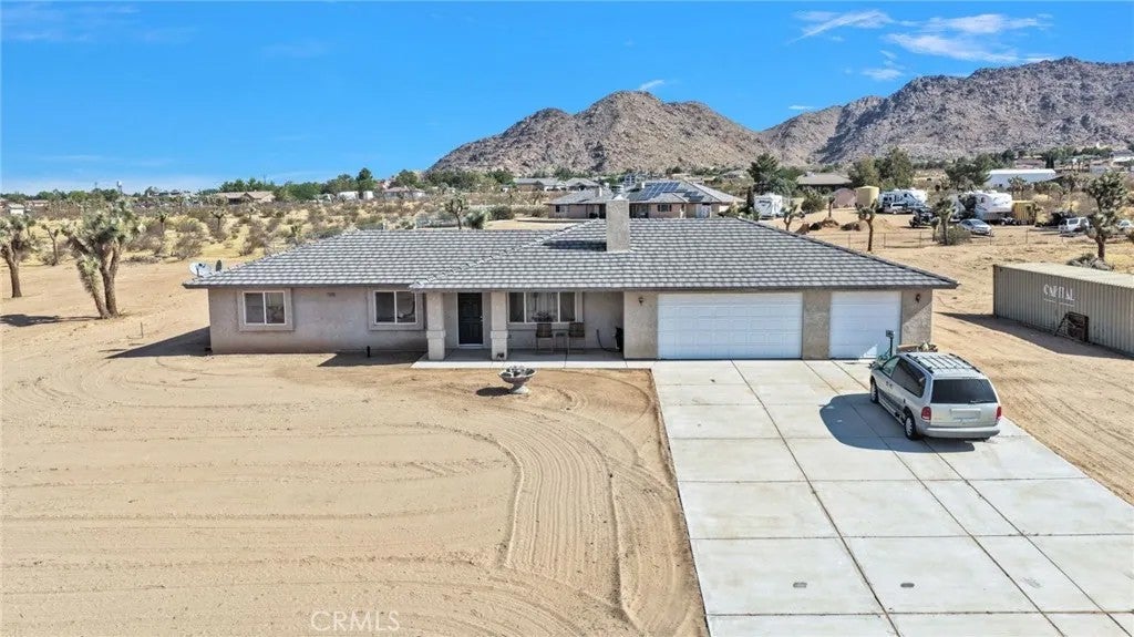 23520 Pala — photo