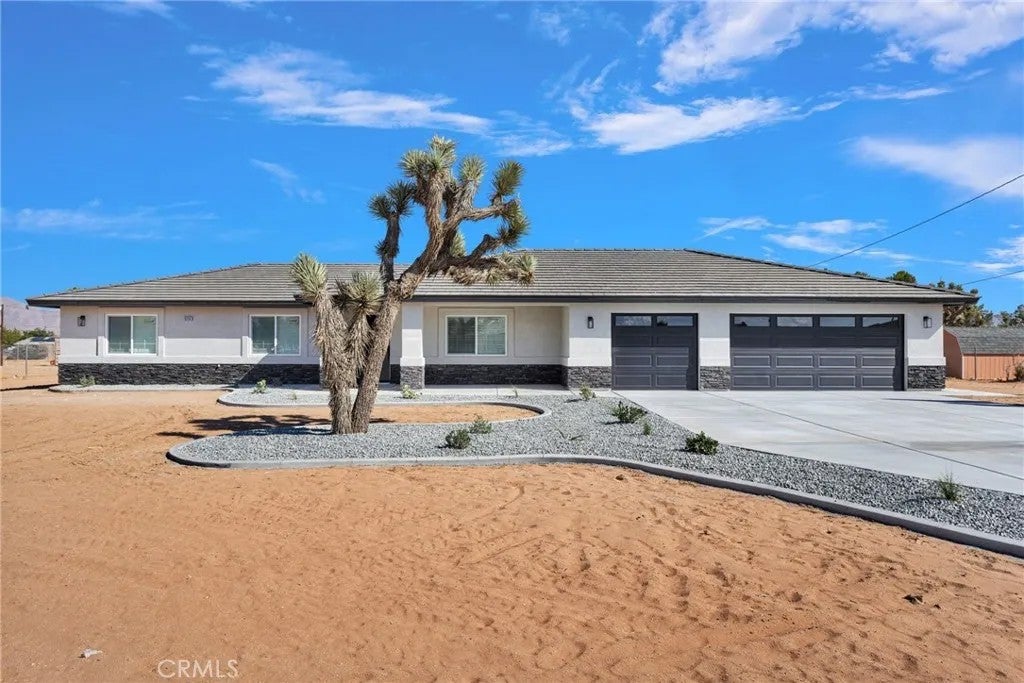 15130 Dakota Road — photo