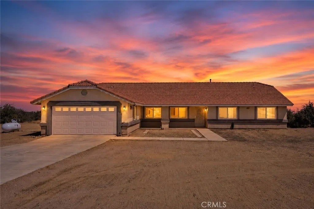 9352 Cedar Street — photo