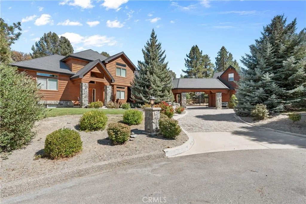 2473 Interlaken Court — photo