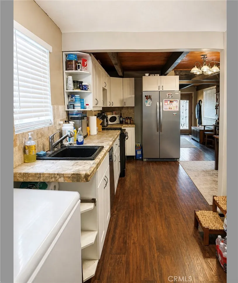 548 Riverside, Sugarloaf, CA 92386 — photo 2