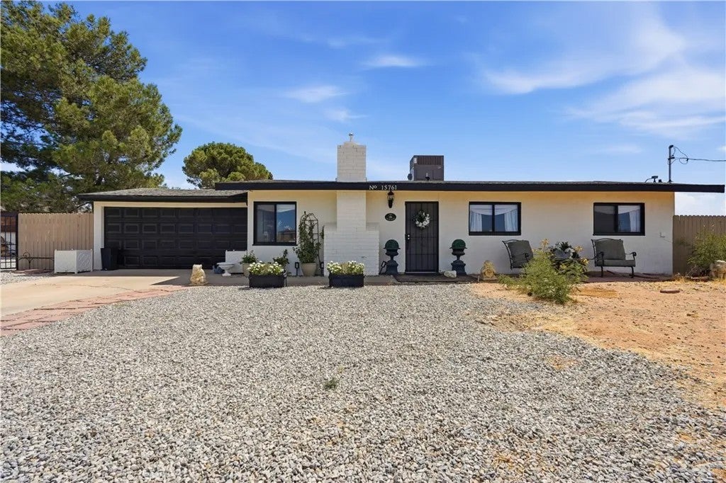15761 Joshua — photo