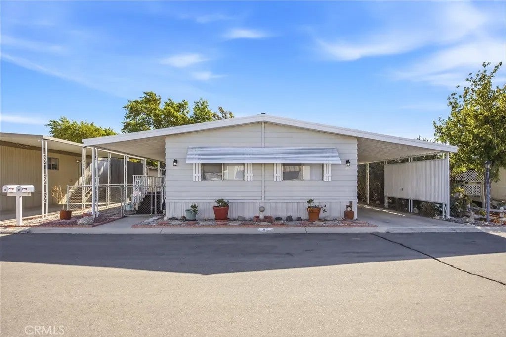 13393 Mariposa 81 — photo