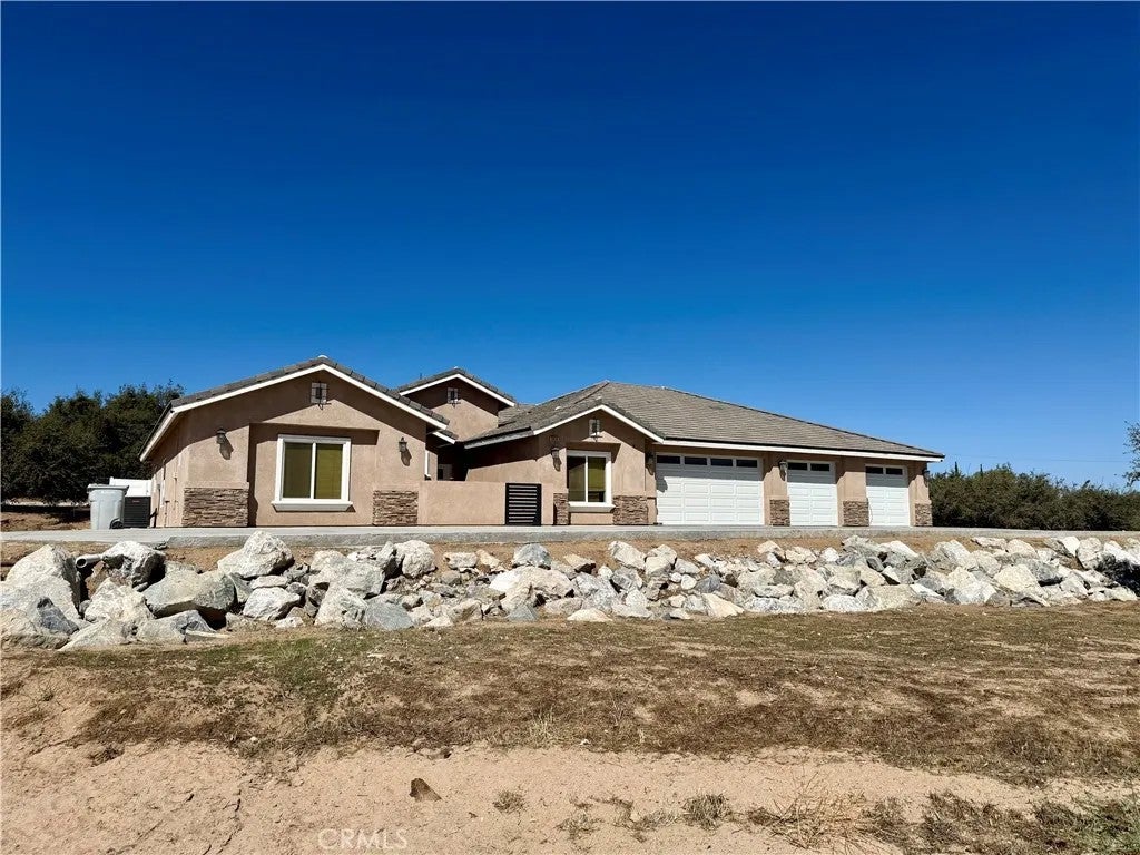 5826 Casita — photo