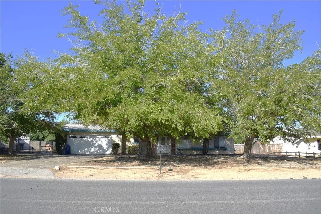 12566 Iroquois Road — photo