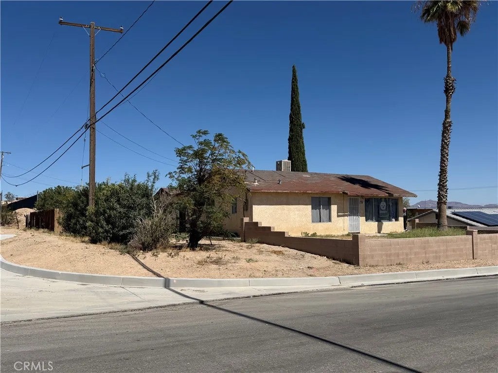 301 Juniper — photo
