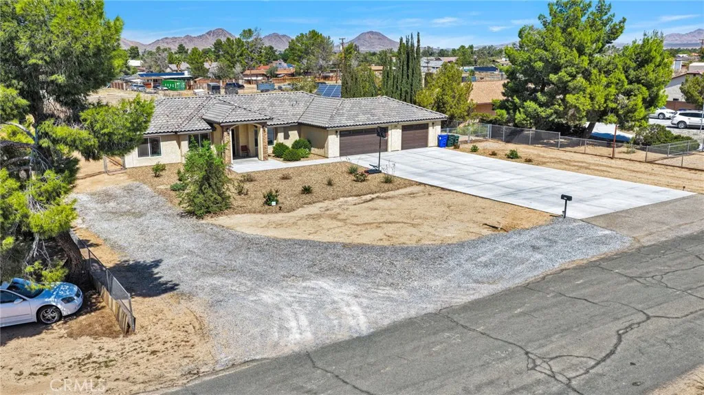 13922 Jicarilla Road — photo
