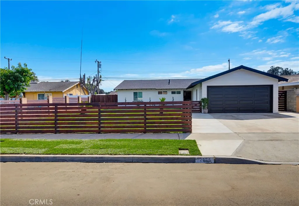 2924 W Mcfadden — photo