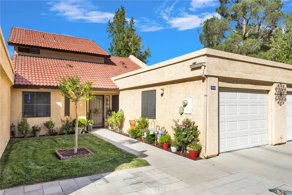 19044 Elm Drive — photo